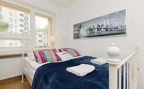 Elegant Apartment With Balcony Warsaw Powisle By Renters